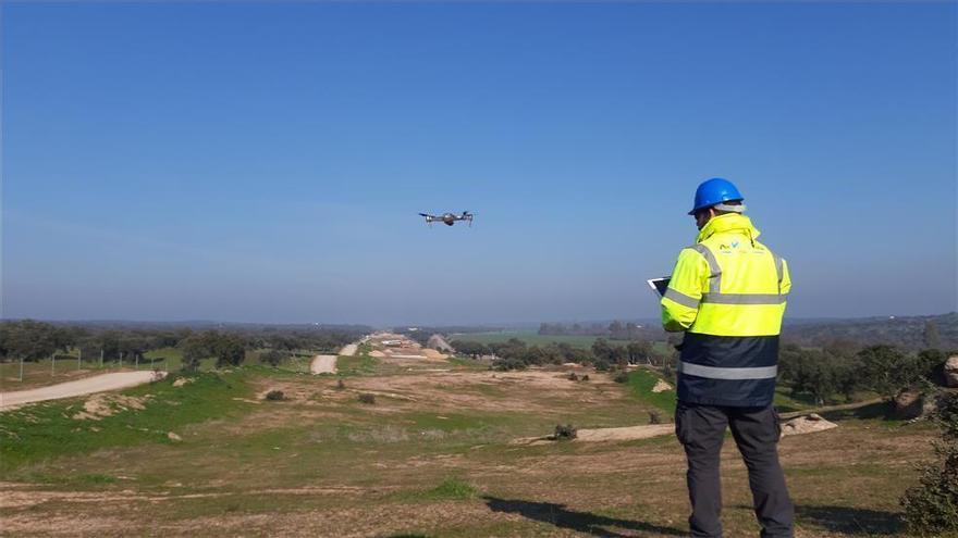 Denunciado por volar un dron en zona prohibida y saltarse el estado de alarma en Talavera la Real