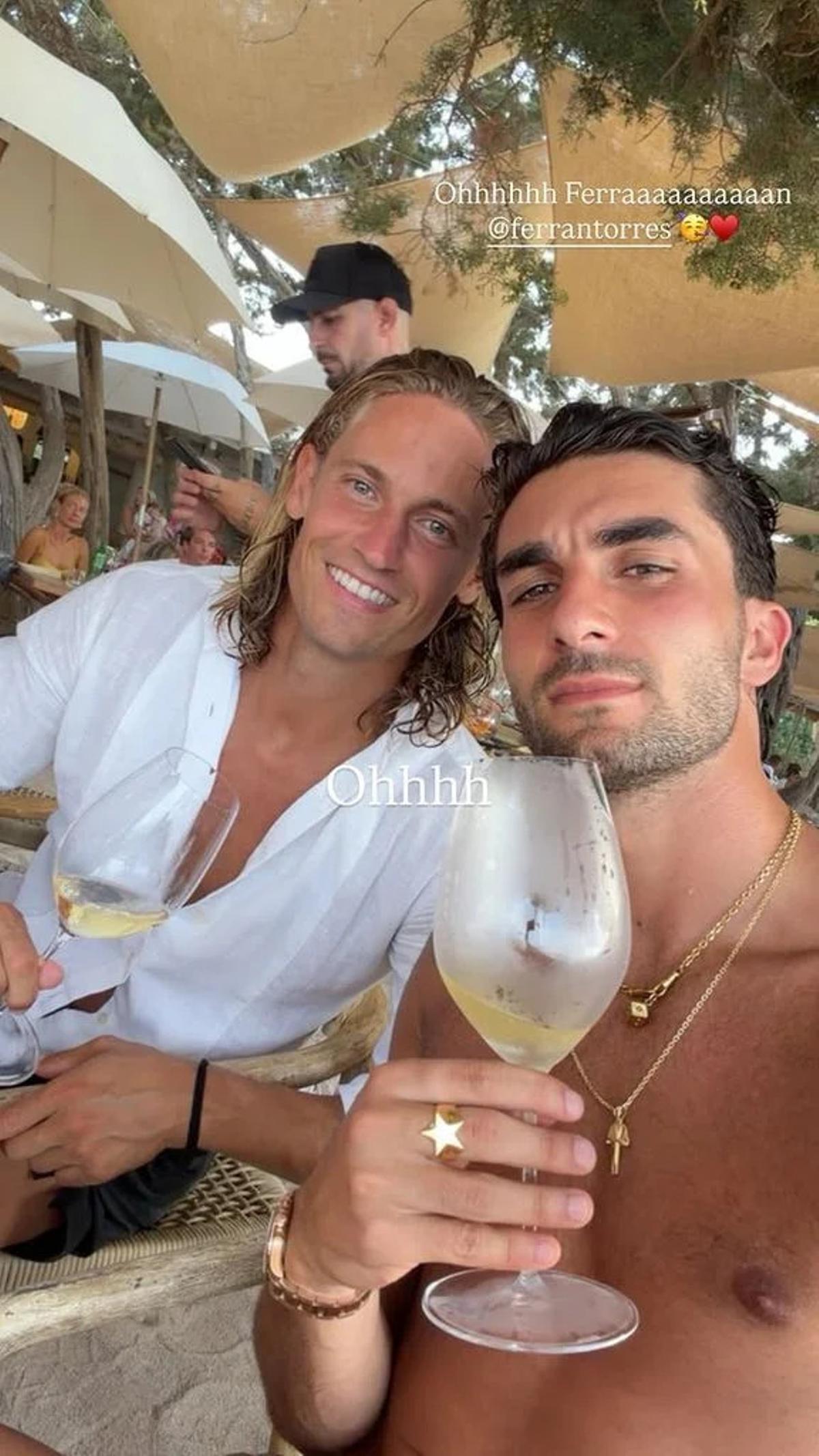 Marcos Llorente y Ferran Torres en Ibiza