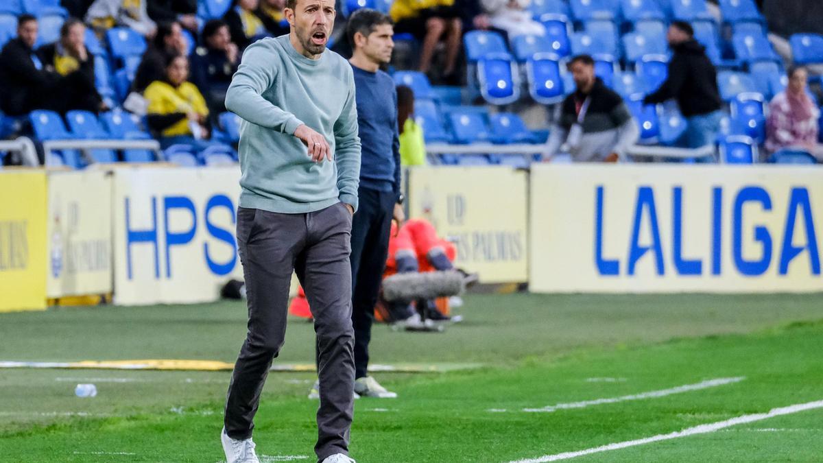 La UD Las Palmas visita al Racing con el liderato como premio