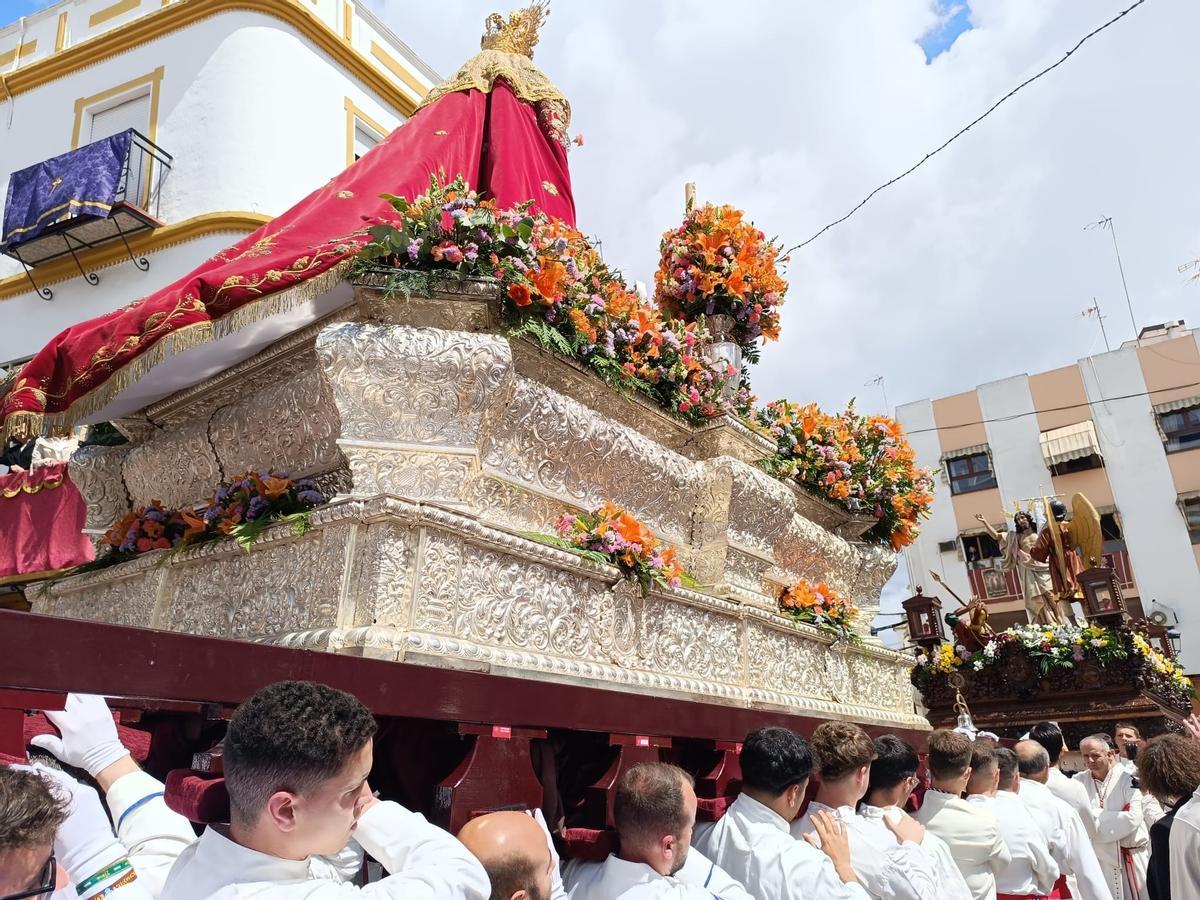 Encuentro de la Virgen de la Antigua con Jesús Resucitado, en Aguilar.