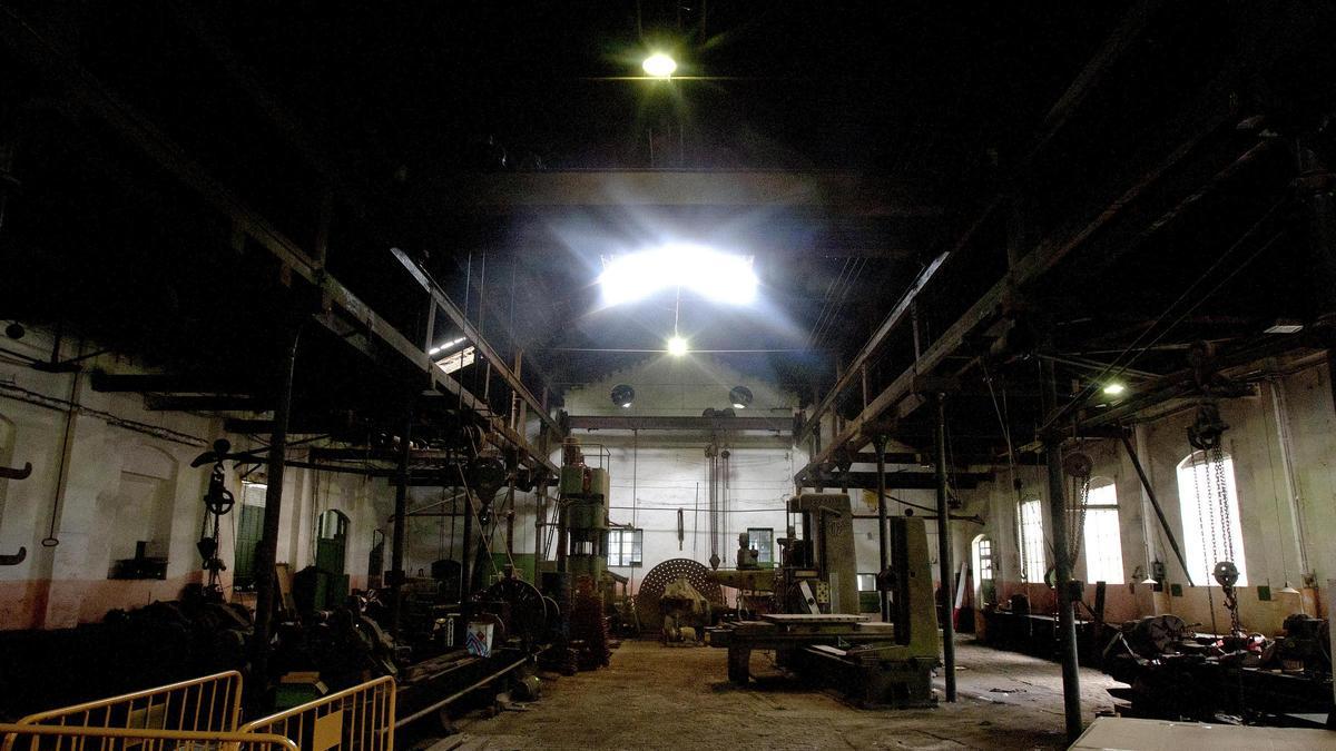 Interior de la nave de ajustes de Averly, que sigue en pie en el interior del recinto que un día fue la fundición.