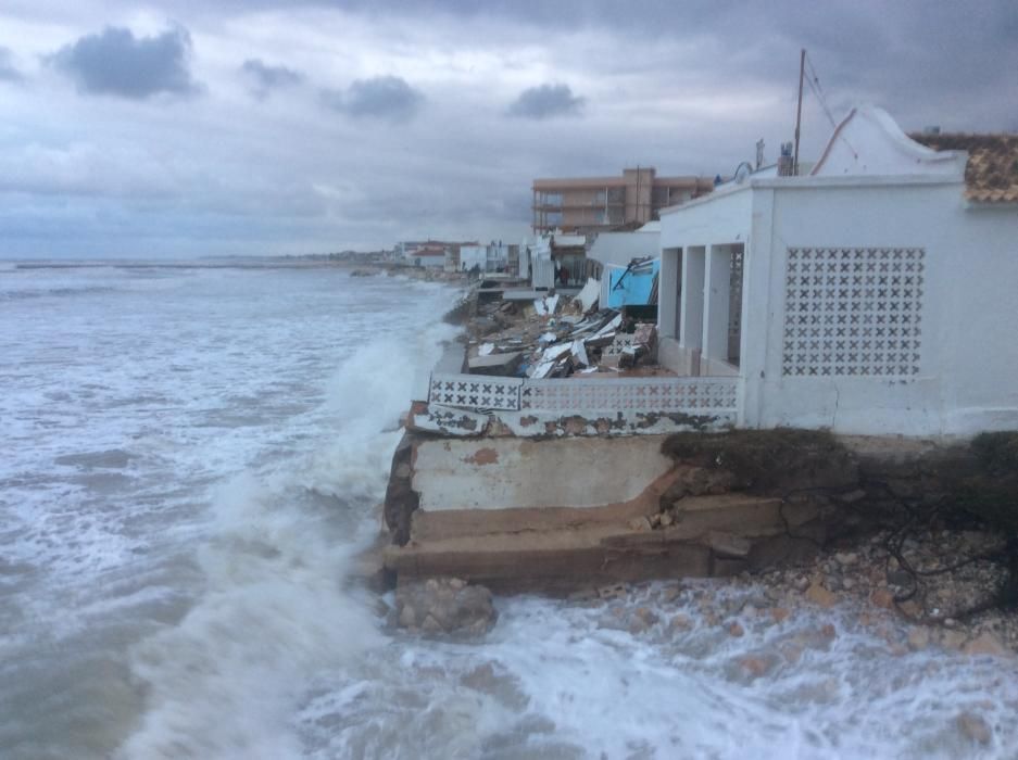 Casas de les Deveses, en Dénia, arrasadas por el temporal.