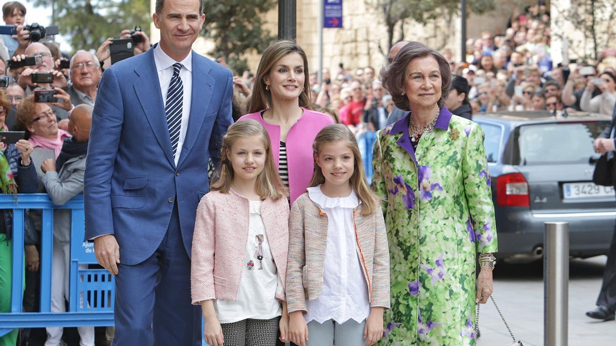 La Familia Real durante su llegada a la catedral de Palma de Mallorca