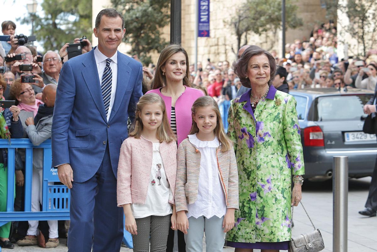 La Familia Real durante su llegada a la catedral de Palma de Mallorca
