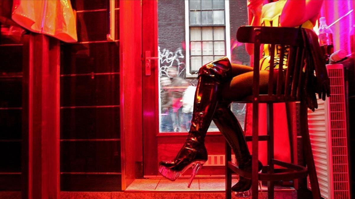 Cinco prostitutas retienen a un hombre hasta que la Policía lo libera
