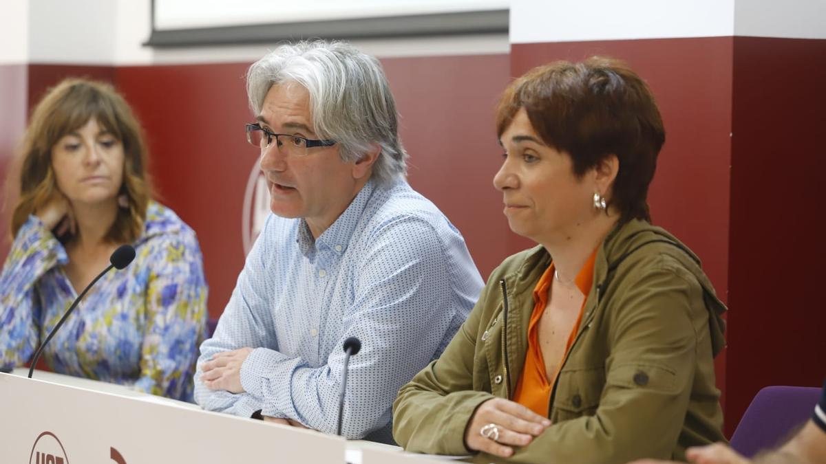 Pilar Mora, Tino Calero y Carolina Sánchez, en la sede de UGT-PV.