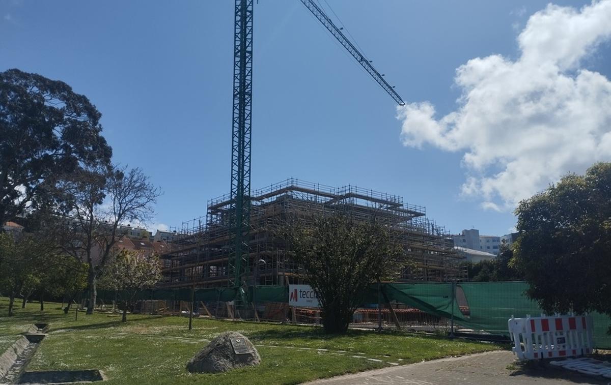 Construcción de un edificio de 19 viviendas en Santa Cristina, en Oleiros.
