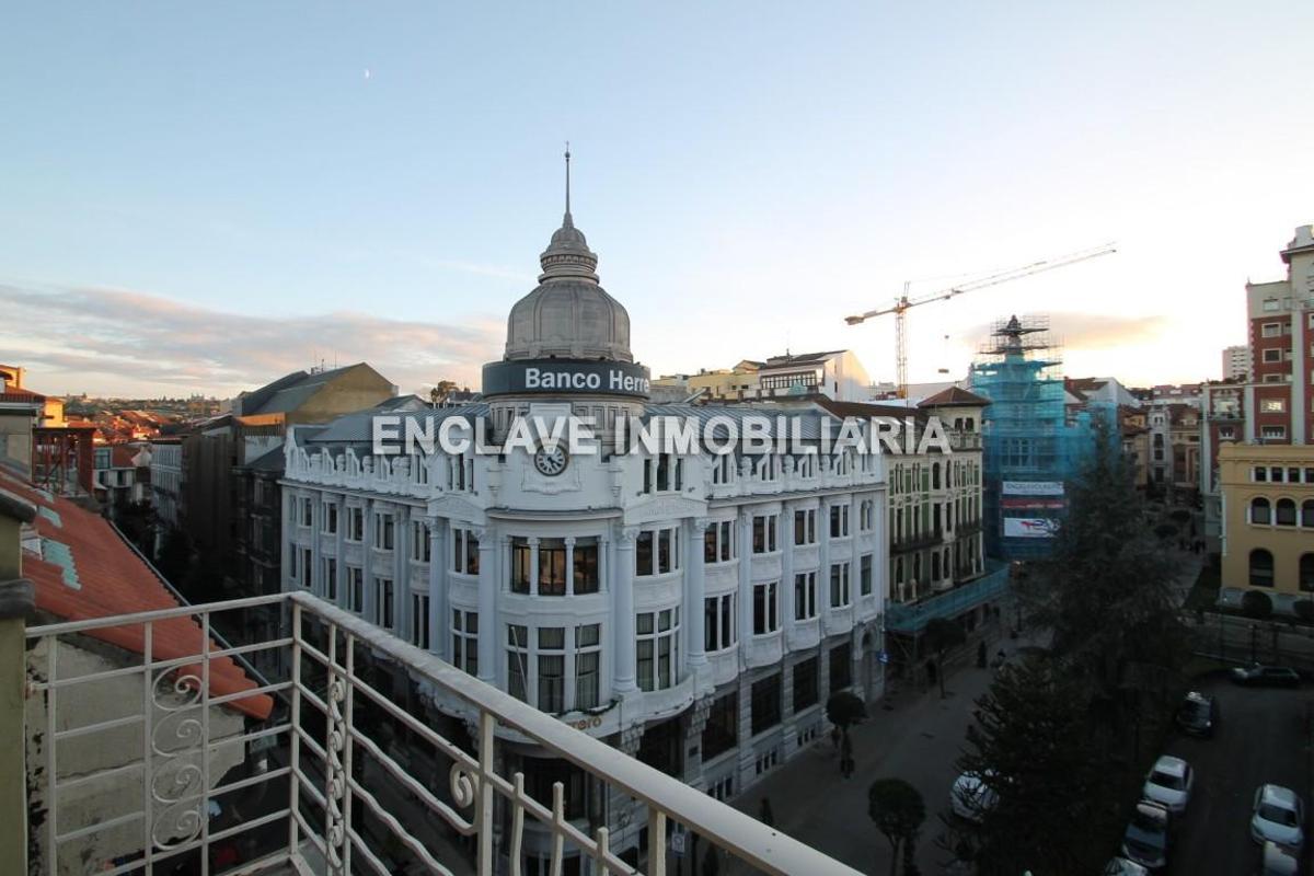 Ático con terraza con Parque San Francisco Uría (Oviedo)