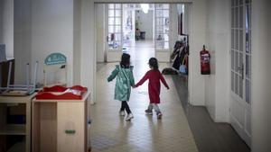 Les escoles reben les primeres guies d’aprenentatges bàsics