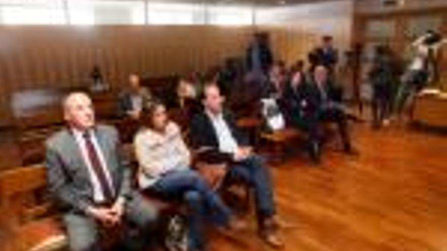 Representants de les institucions, a la junta de creditors feta ahir al jutjat mercantil de Girona.