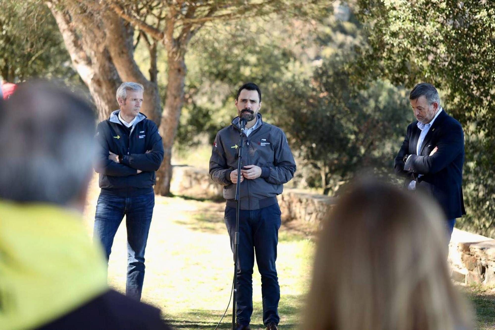 El conseller Torrent i el vicepresident de la Xunta de Galícia inauguren una fita del camí de Sant Jaume al monestir de Sant Pere de Rodes