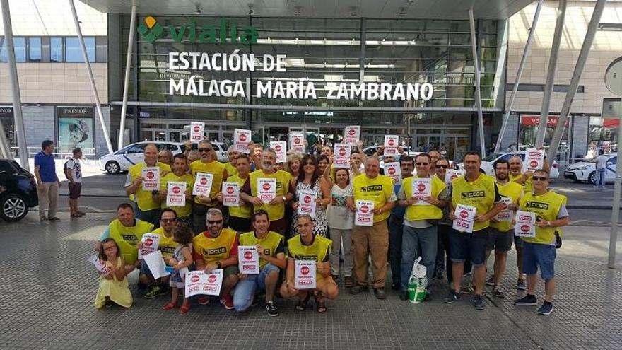 La protesta se ha desarollado junto a la estación María Zambrano.