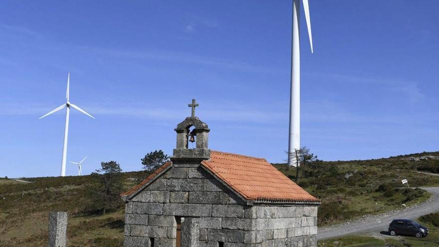 Autorizan las obras eólicas de A Fracha con dos molinos de 80 y 100 metros