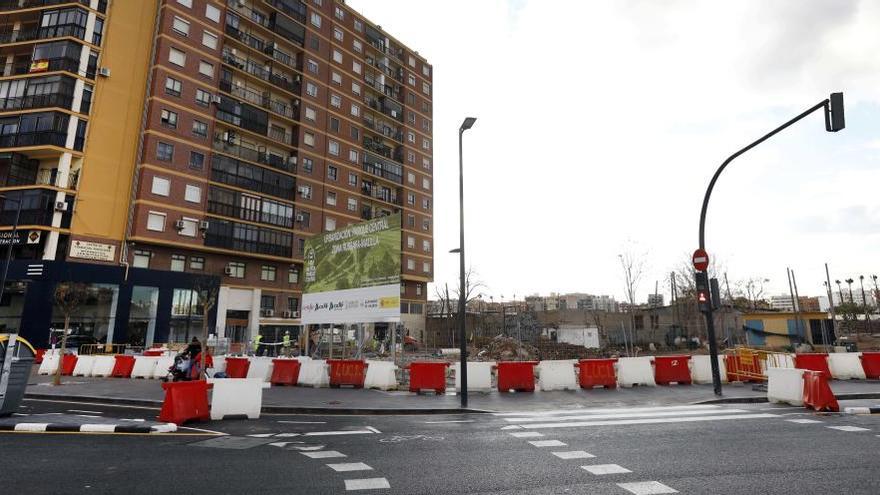 El derribo de un lavadero libera un solar edificable en el Parque Central para Sareb