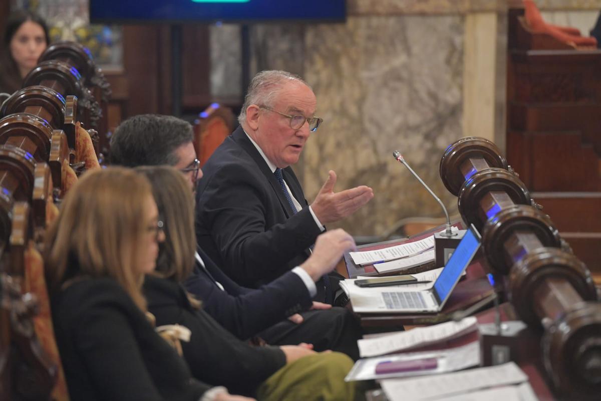 Recibió la aprobación inicial del pleno gracias a los votos favorables del PSOE y el BNG.