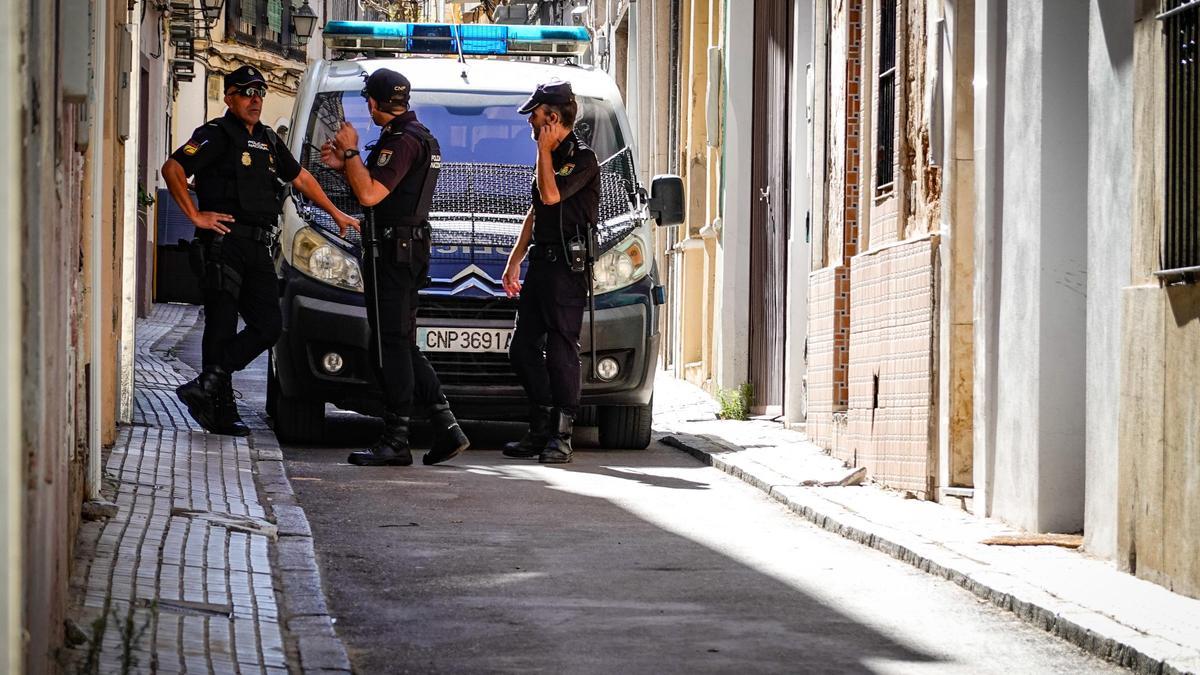 Imagen de archivo de una redada de la Policía Nacional en la calle Bravo Murillo.