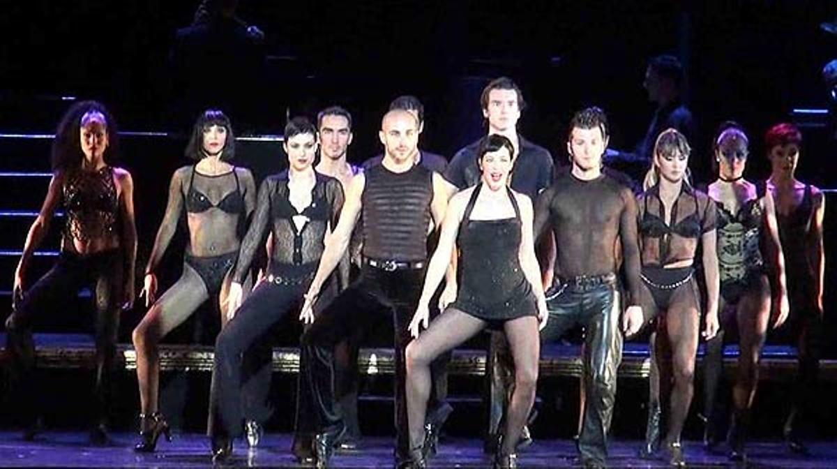 EL PERIÓDICO viu amb els actors les hores prèvies a la funció de ’Chicago’ al teatre Tívoli de Barcelona.