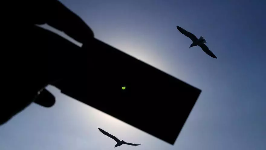 La locura por el eclipse de agosto de 2027 dispara los alojamientos en Cádiz hasta 10.000 euros la noche: “Hay lista de espera"