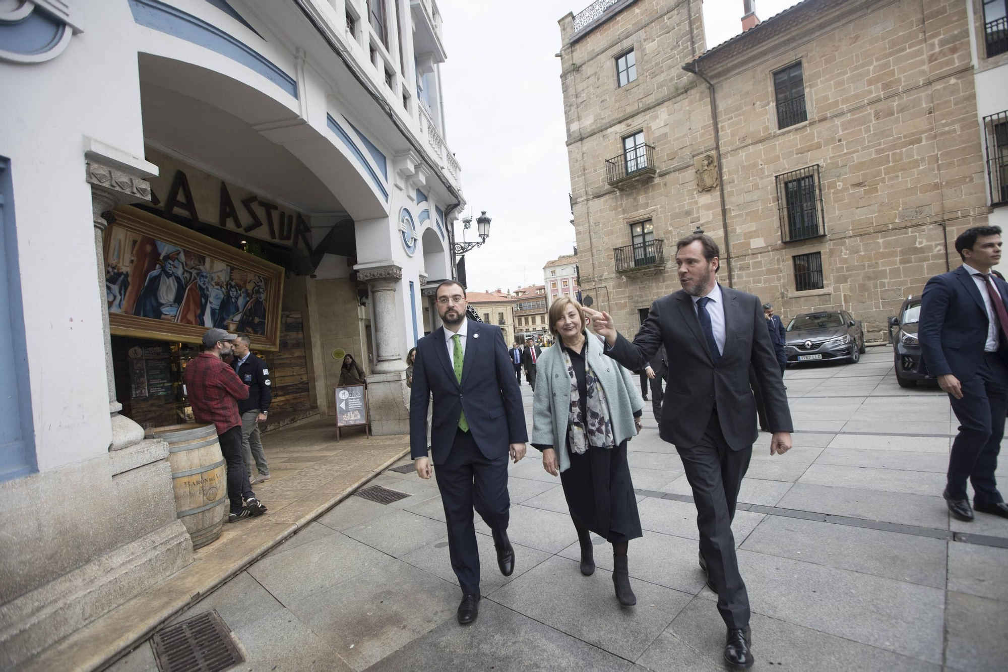EN IMÁGENES: Así ha sido la visita a Avilés de Óscar Puente, ministro de Transportes y Movilidad Sostenible