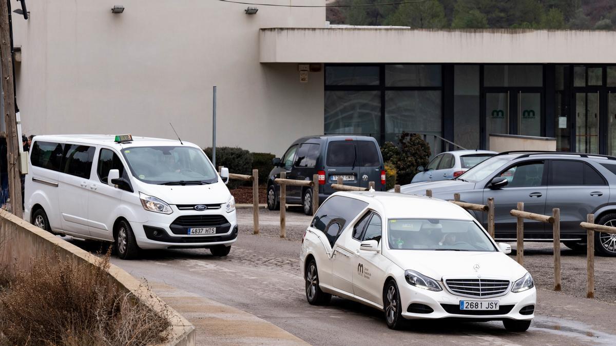 Familiares y amigos despiden a Alana en el funeral celebrado en Sallent