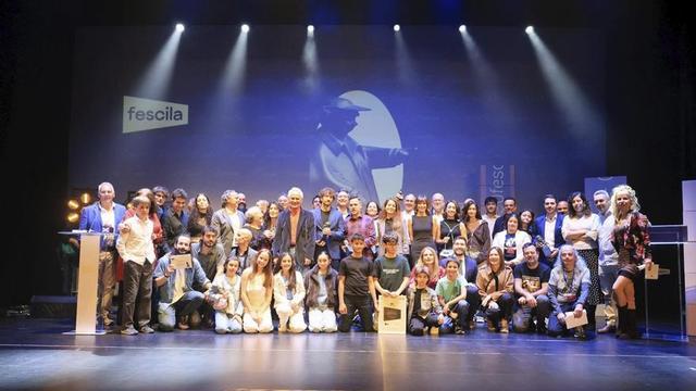 Los premiados subieron al escenario en la gala de clausura.