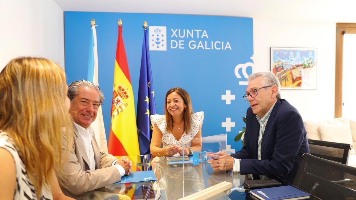 Marta Villaverde, con Eloy García y Javier Touza.