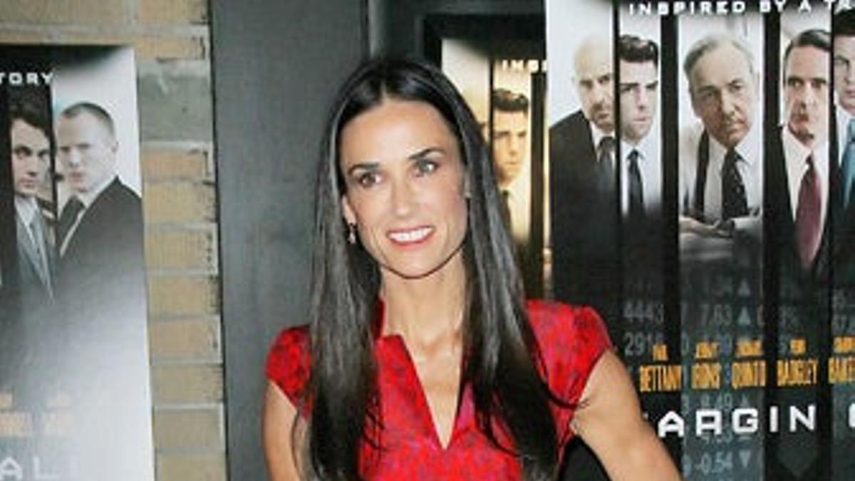 Demi Moore poco favorecida en la Premiere de su última película