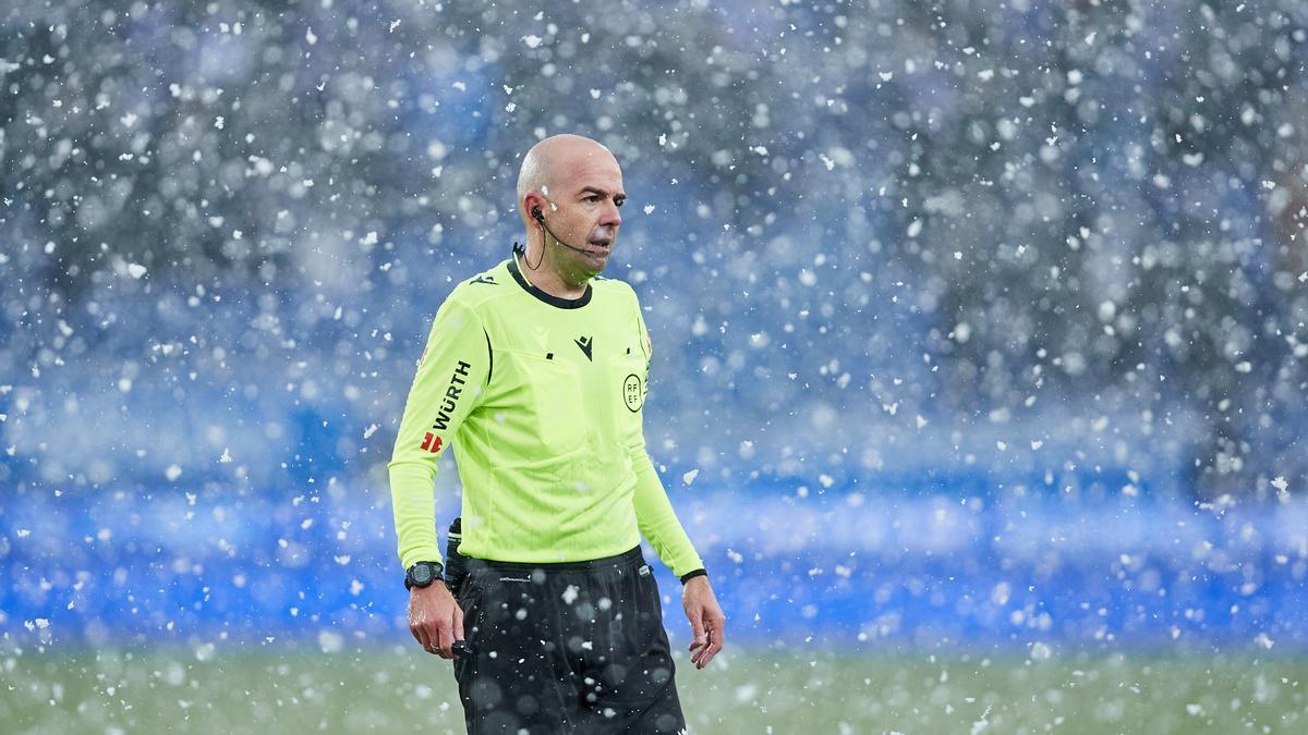 González Fuertes bajo la nieve en el Alavés-Celta