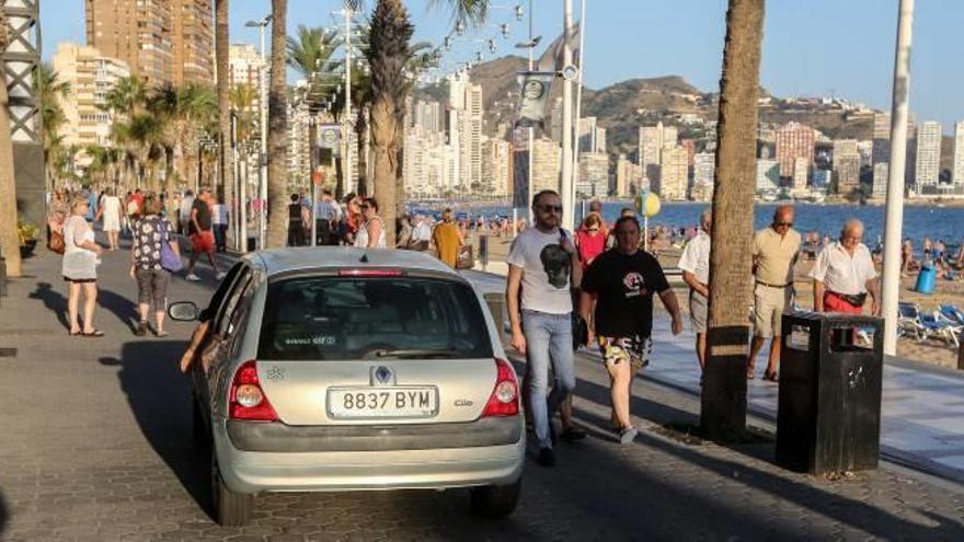 La Policía quiere reordenar el tráfico en el paseo de Levante de Benidorm