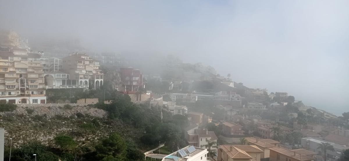 La niebla se traga Cullera