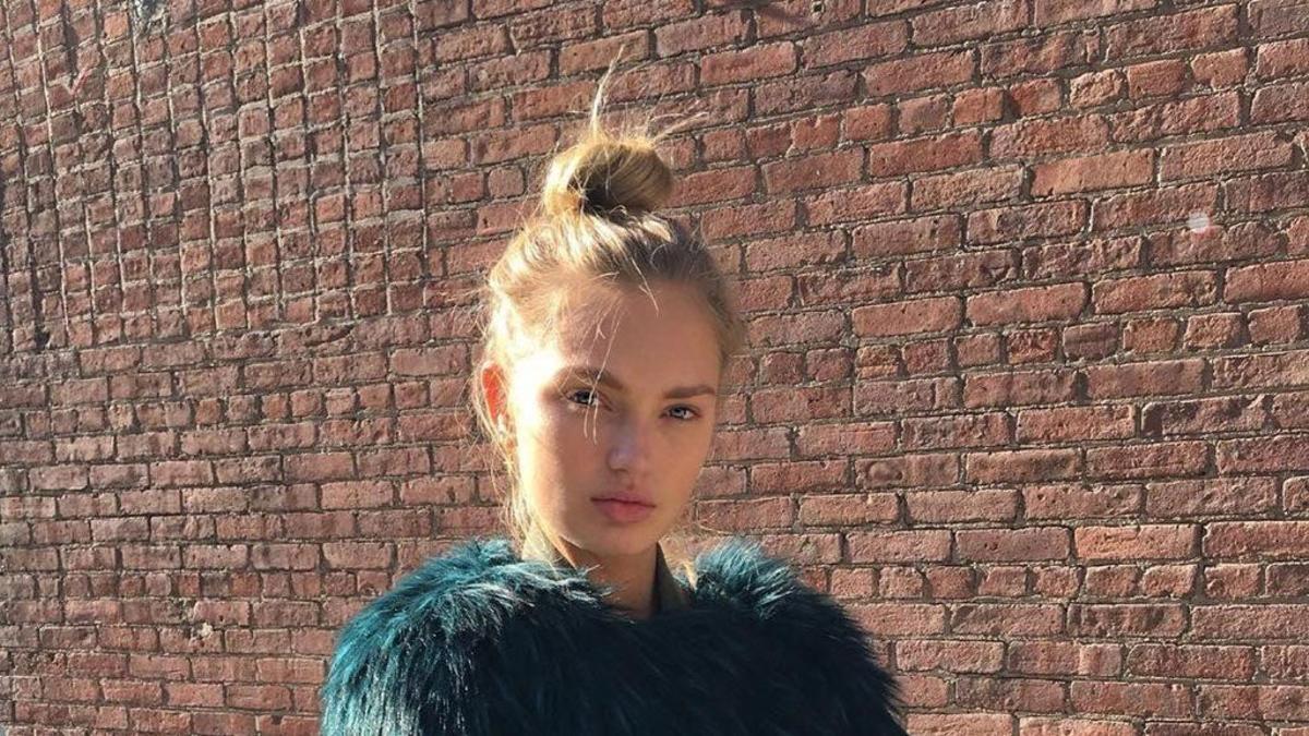 Copiamos el look de Romee Strijd para combatir la lluvia