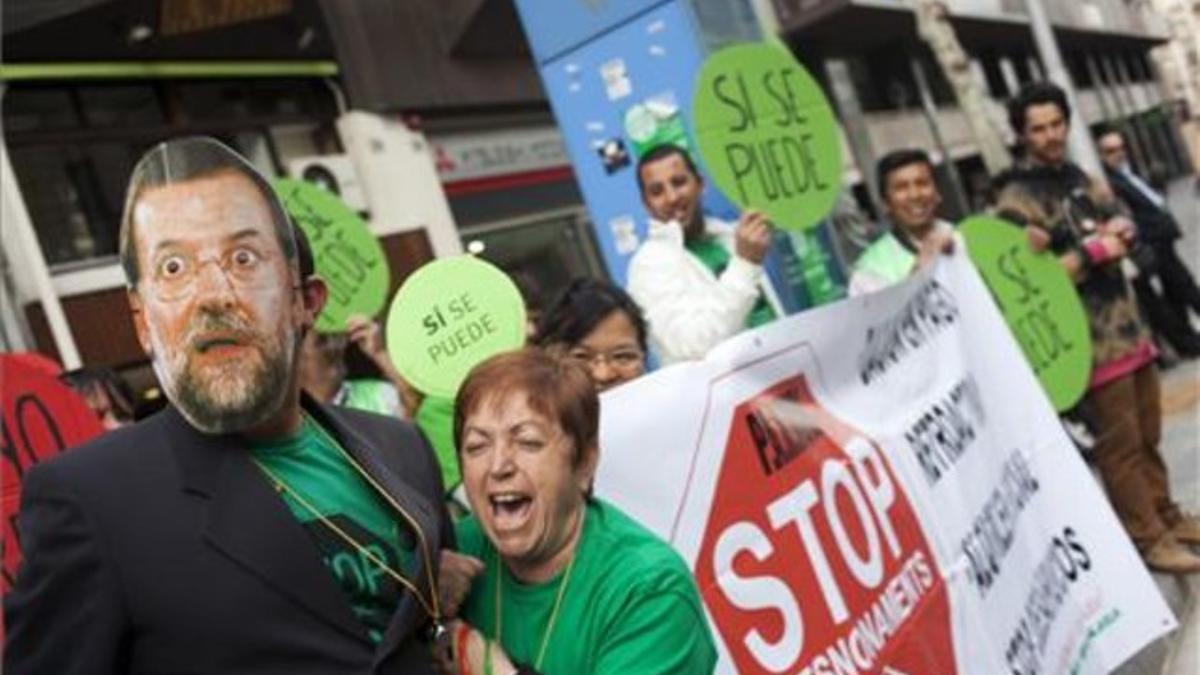 Protesta de la PAH ante la sede del PP de Catalunya, en Barcelona, en abril pasado.