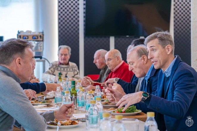 Los Alfonsinos visitan a los jugadores del Real Mallorca