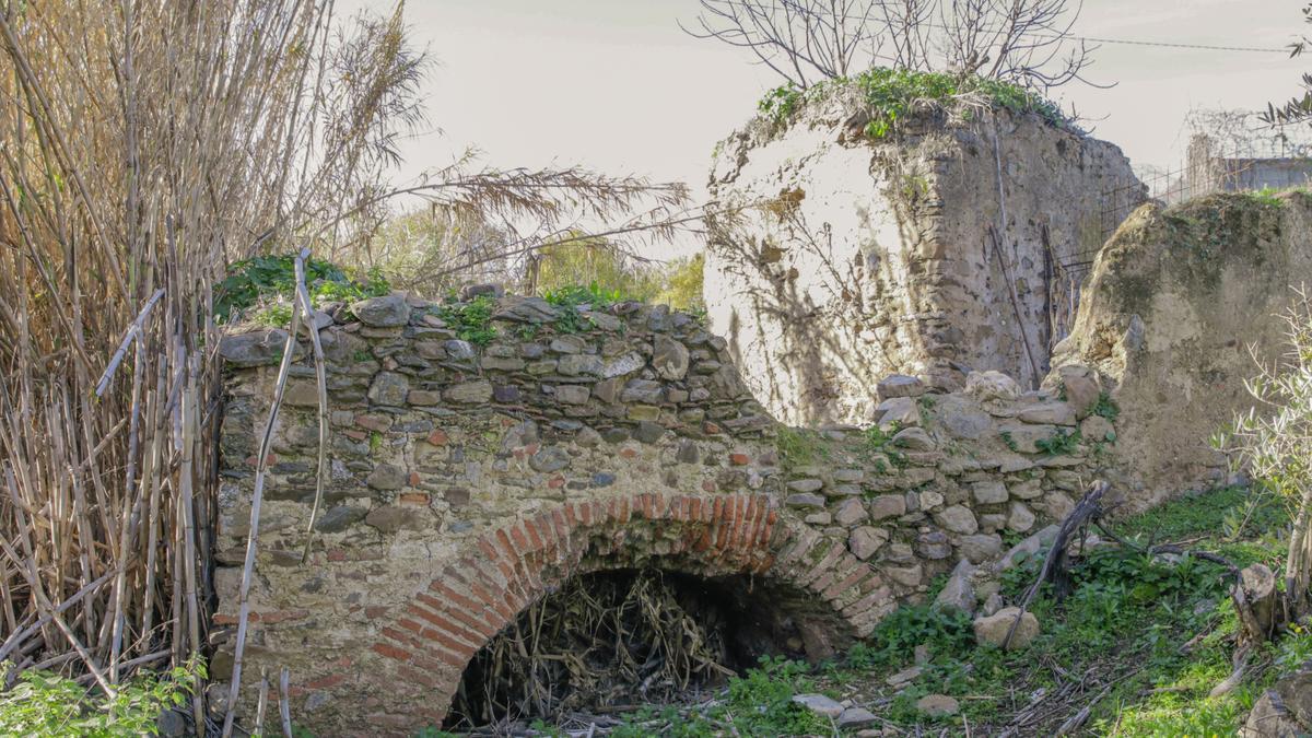 Molino del Arco o de los Escribanillos en estado ruinoso.