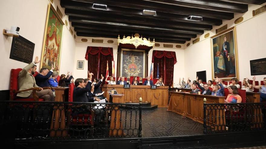 El alcalde de Elche cobrará 4.756 euros al mes y su equipo de gobierno tendrá 23 asesores