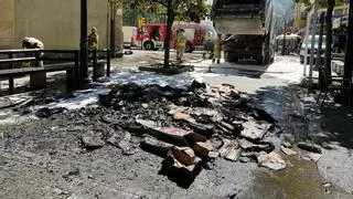 Alarma en el centro de Gijón por el incendio de un camión de Cogersa en la calle Covadonga