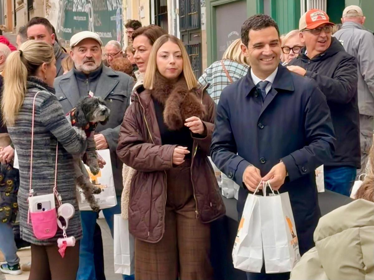 Sagredo y la concejala de Bienestar Animal Johana Gómez durante el acto de bendición de animales.
