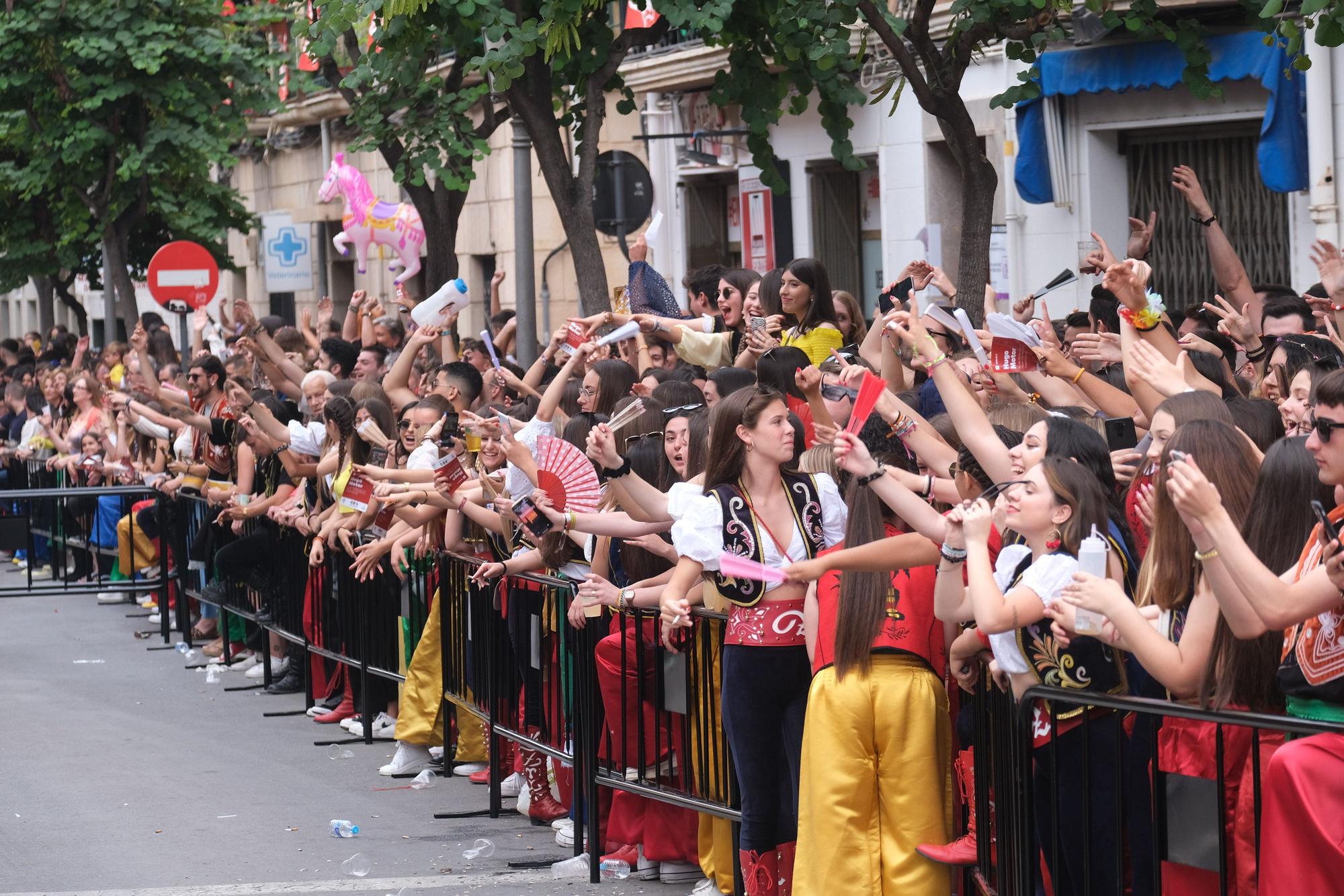 Apoteósico inicio de la fiesta en Elda