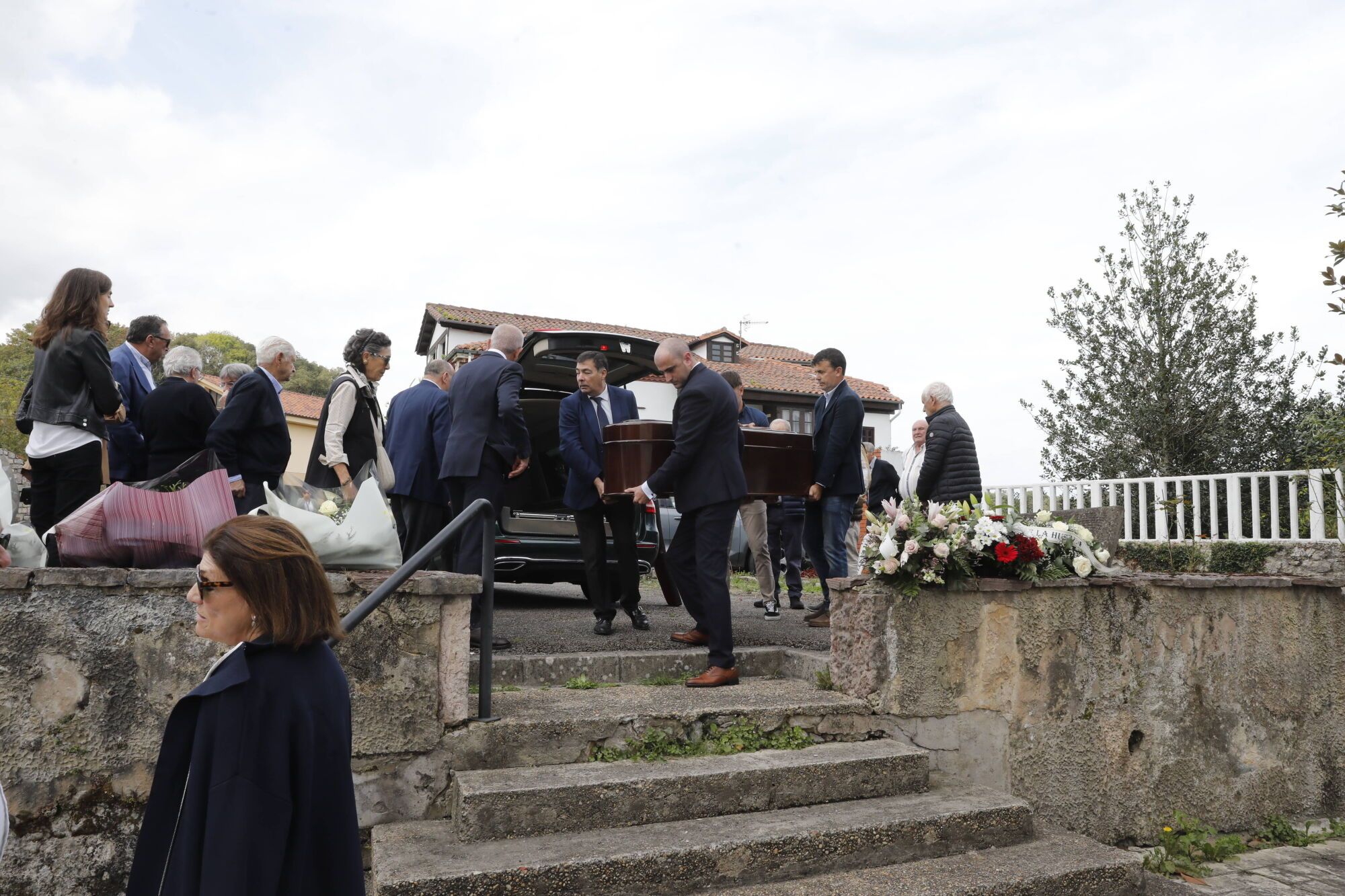 Así fue el funeral de Emilio Serrano en Ribadesella