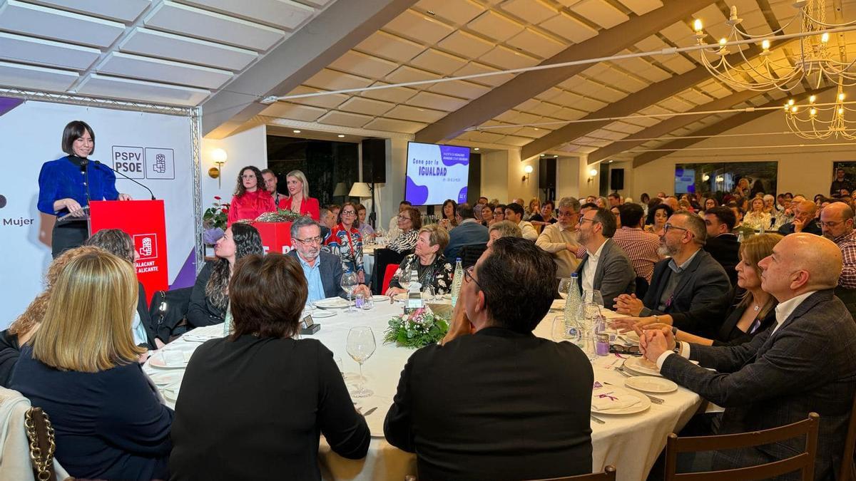 La ministra Diana Morant durante su discurso en la cena por la Igualdad que cada año organiza el PSOE de Elche