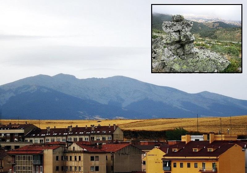 Vista de la sierra de "La Mujer Muerta" (Segovia). En el recuadro, monolito improvisado en la cima en memoria de la catástrofe aérea.