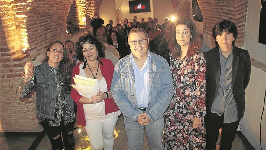 Ana Vega y Sui Balocchi ganan el premio literario Gata Cattana