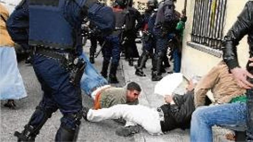 Una imatge dels fets del dia de Sant Jordi de l&#039;any 2012.