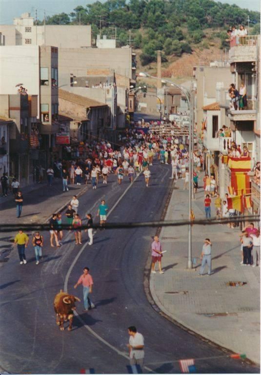 Obras en julio de 1990 en la N-340 de Almenara para derribar el muro.