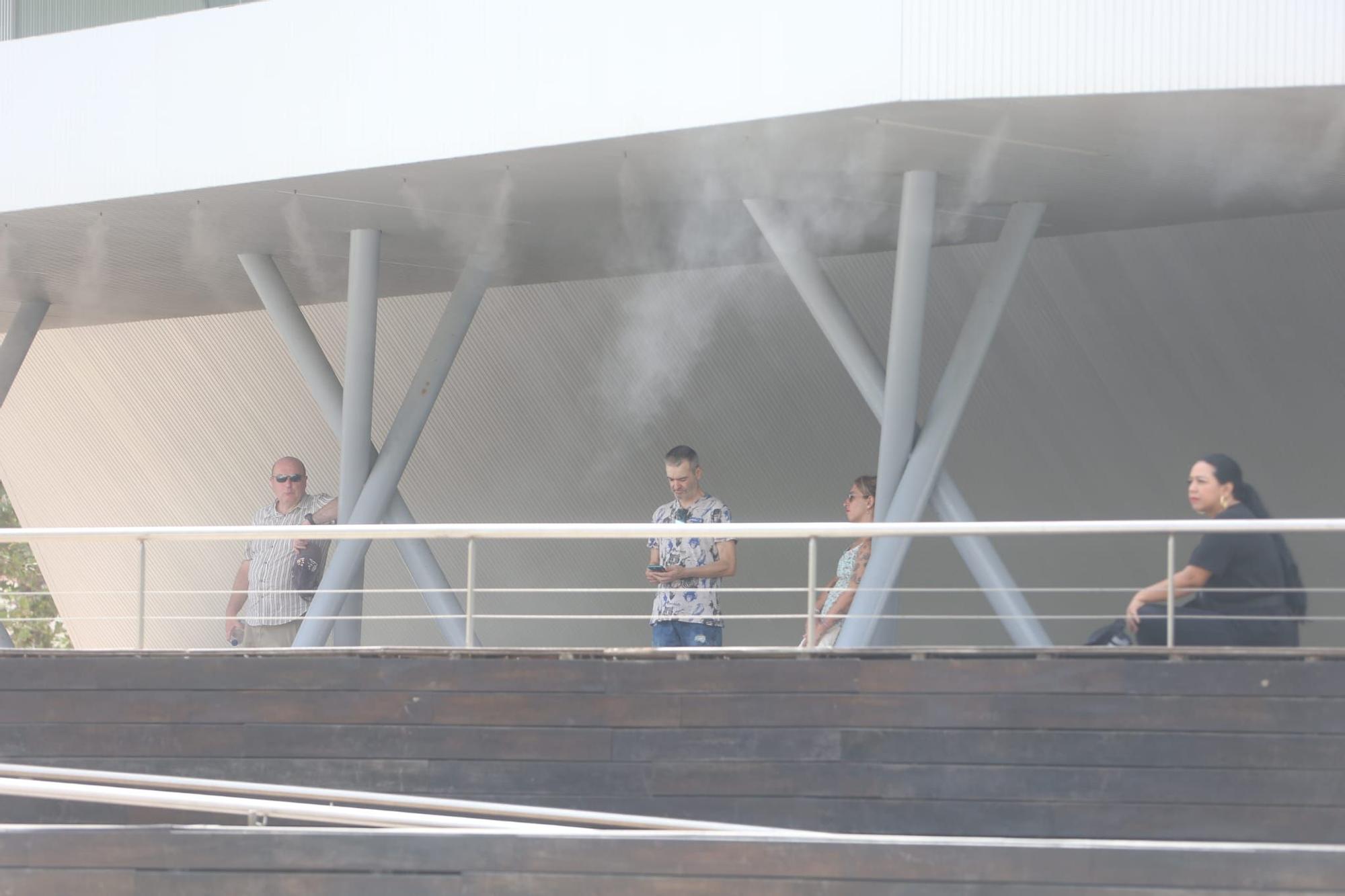 El 'caloret' aterriza en Alicante con termómetros rozando los 38 grados