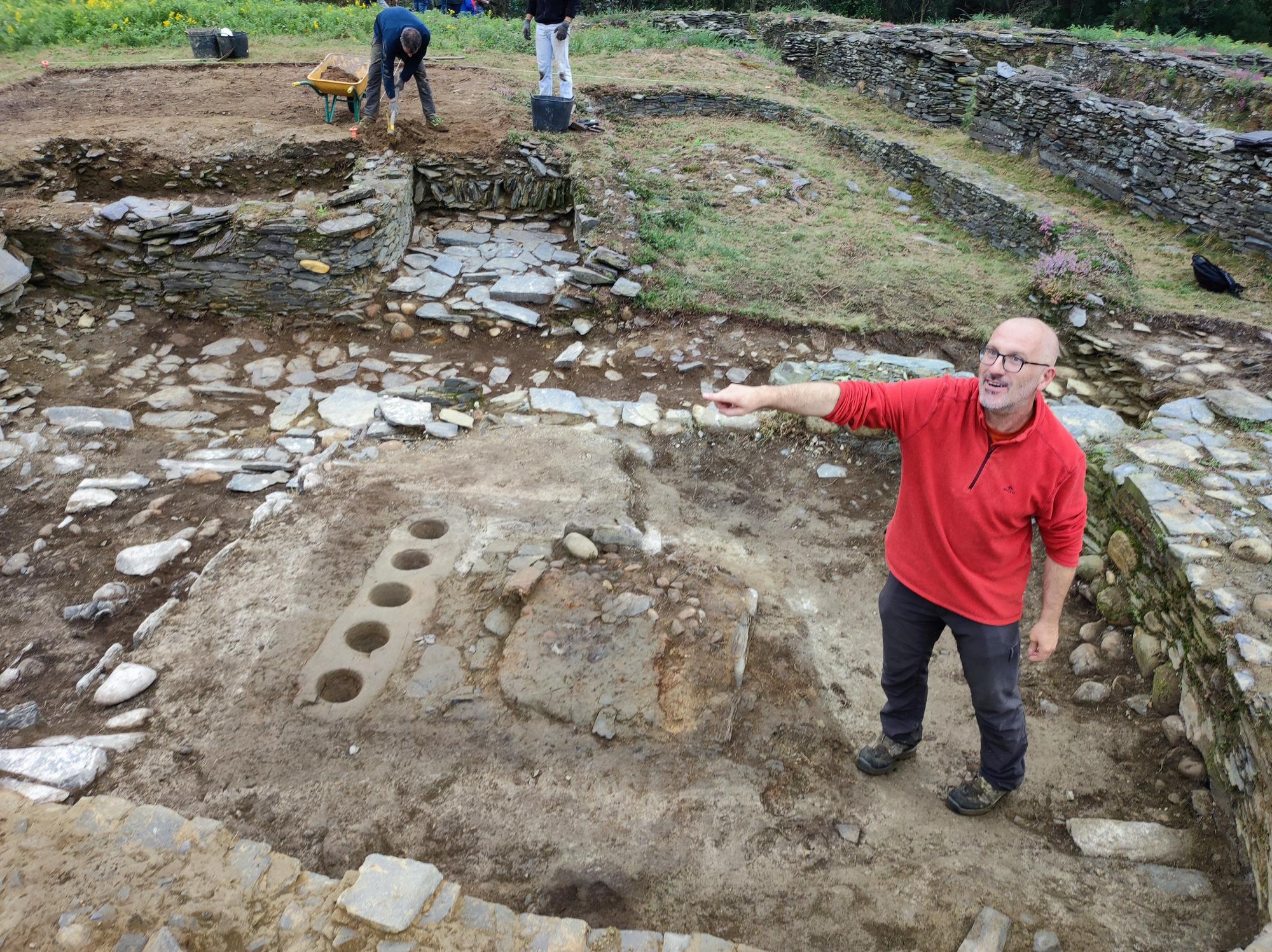 Trabajos en la segunda campaña de excavaciones de la etapa reciente del castro de Mohías