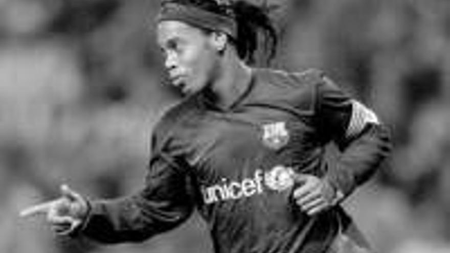 La asociación de jugadores elige al azulgrana Ronaldinho como mejor futbolista del mundo