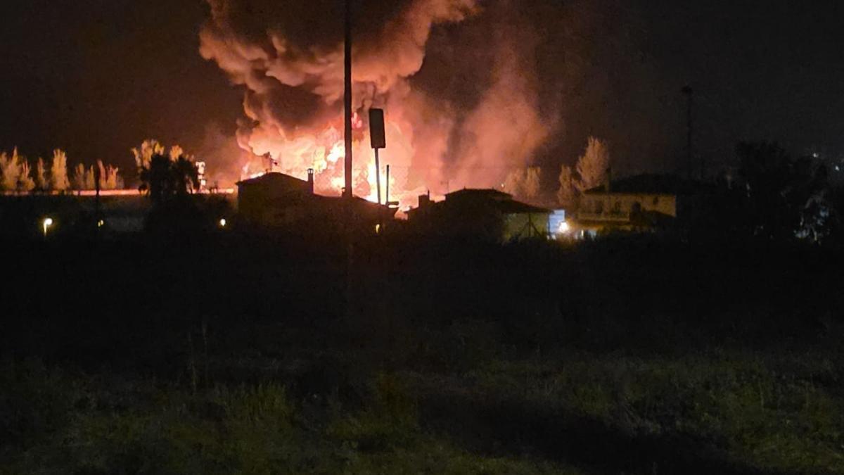 las naves actuaron de “parapeto” para frenar el fuego