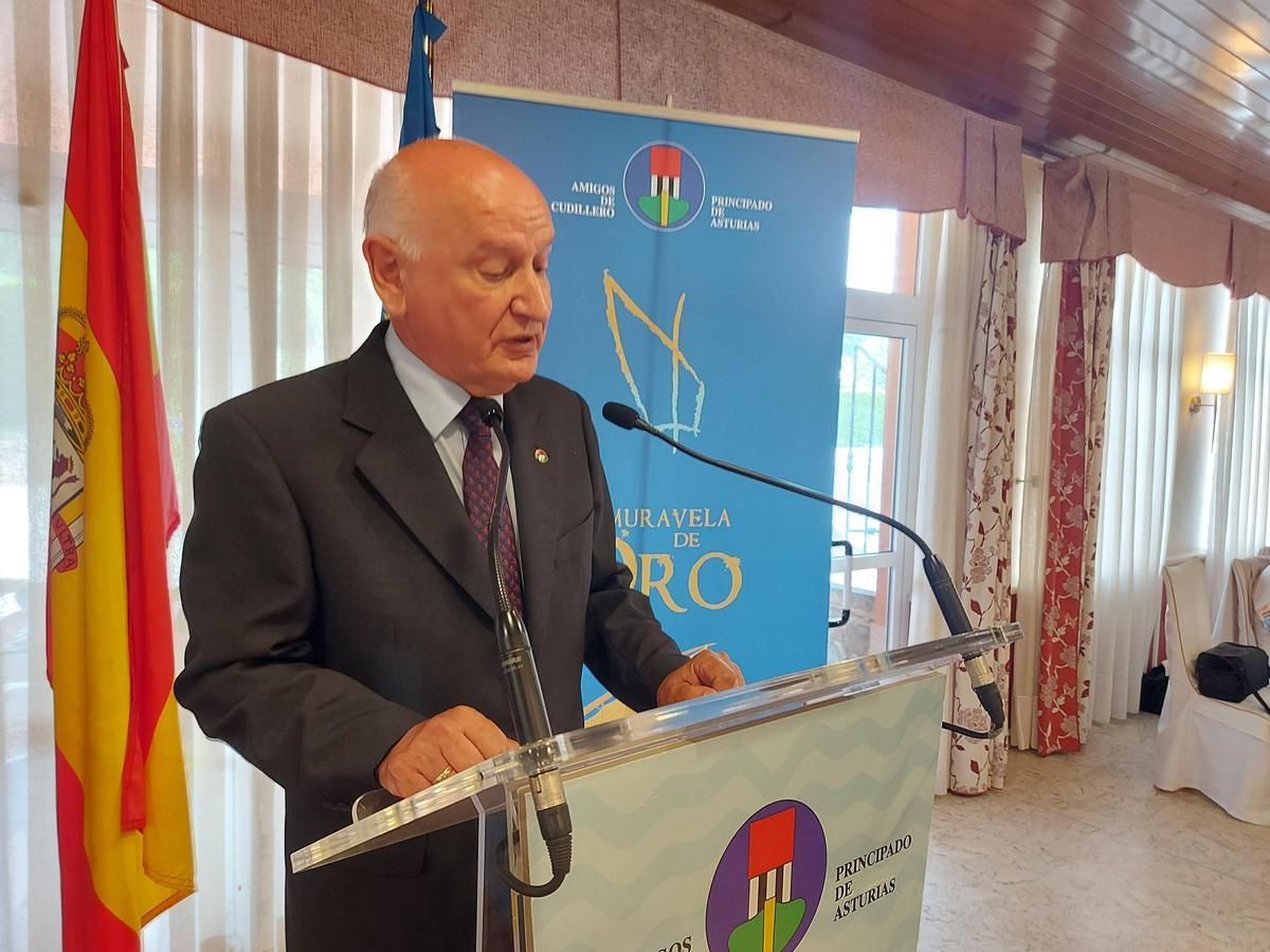 El presidente de Amigos de Cudillero, Juan Luis Álvarez del Busto.