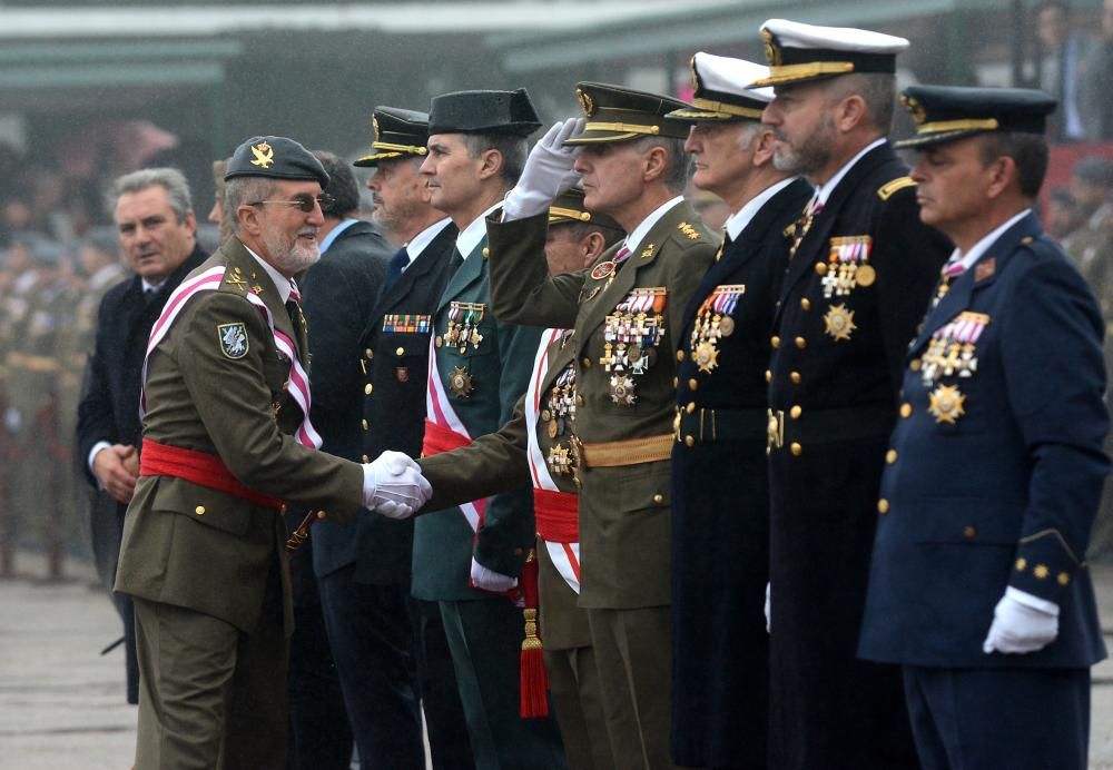 Parada militar en la jura de bandera // Rafa Vázquez